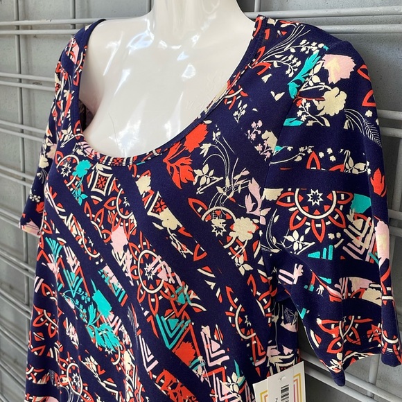 LulaRoe Geometric  & Floral Printed Perfect T High Low Top-#0225 - Picture 2 of 12